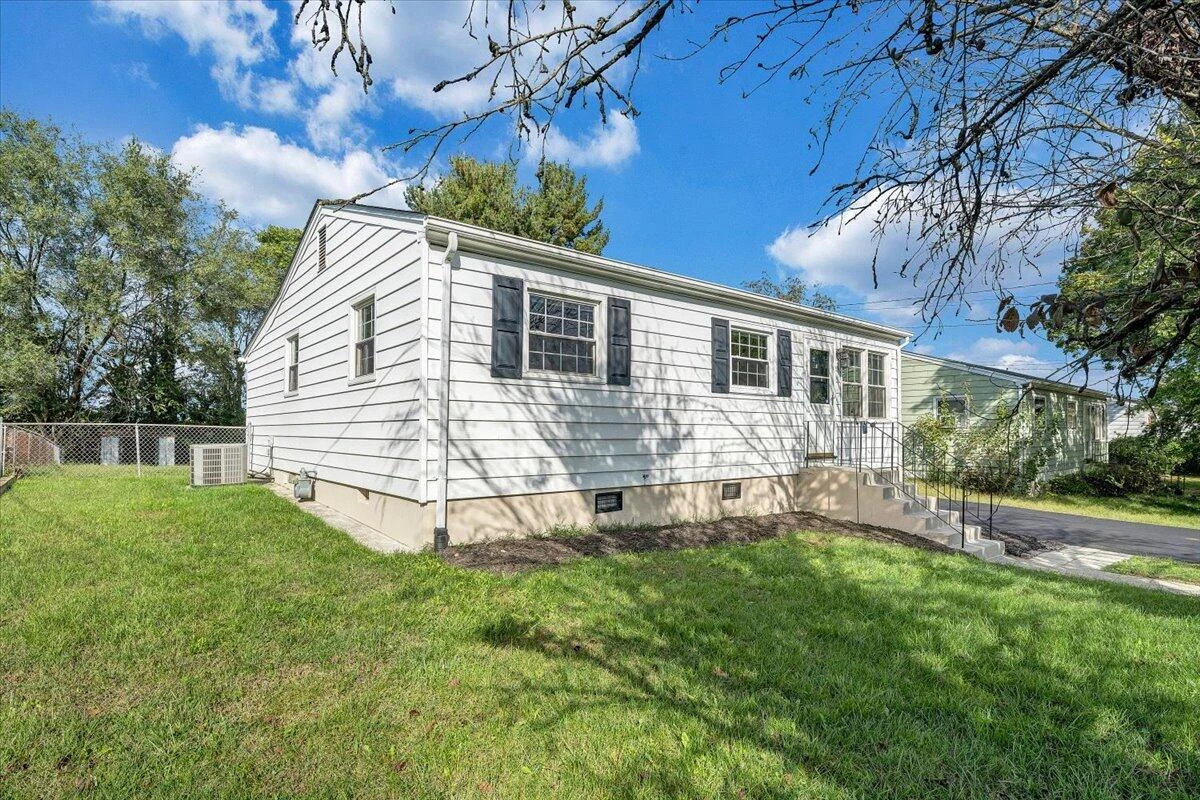 406 E Augusta AVE - Photo 39