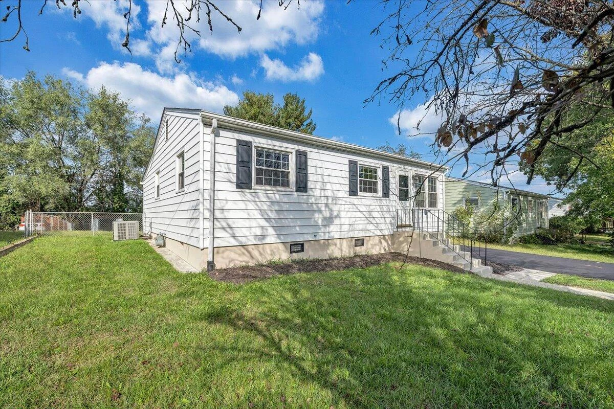 406 E Augusta AVE - Photo 41