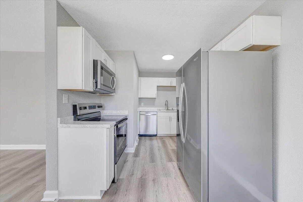 406 E Augusta AVE - Photo 8