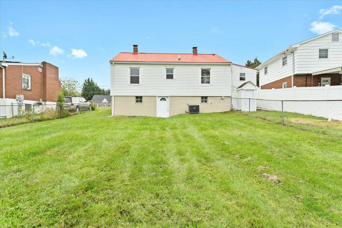 5027 Morwanda ST NW - Photo 19
