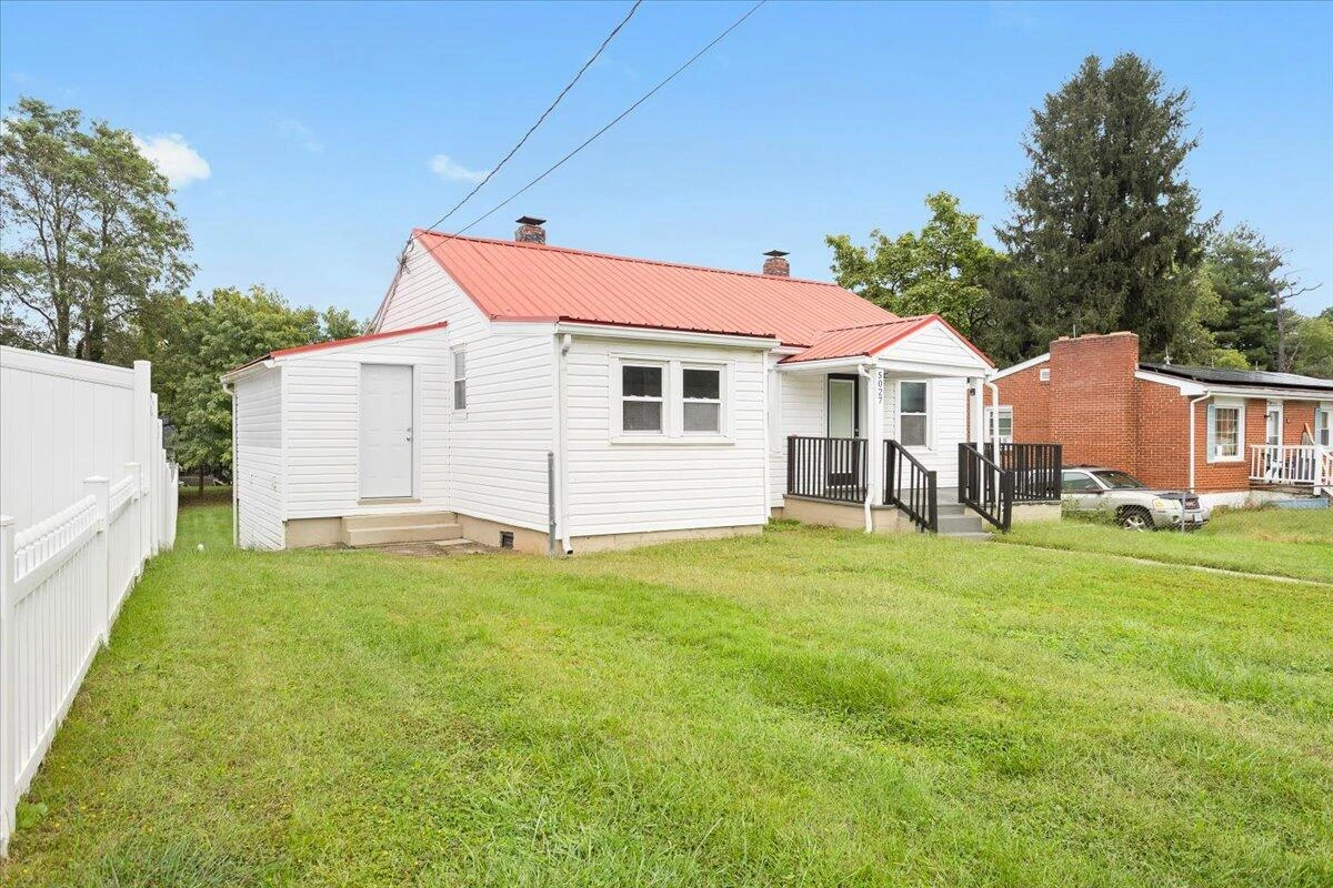 5027 Morwanda ST NW - Photo 20