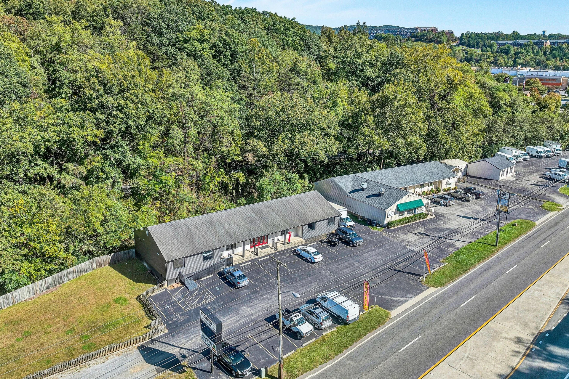 4040 Franklin RD SW - Photo 2