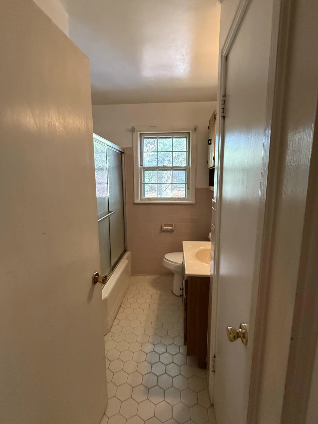 1527 Syracuse AVE NW - Photo 11
