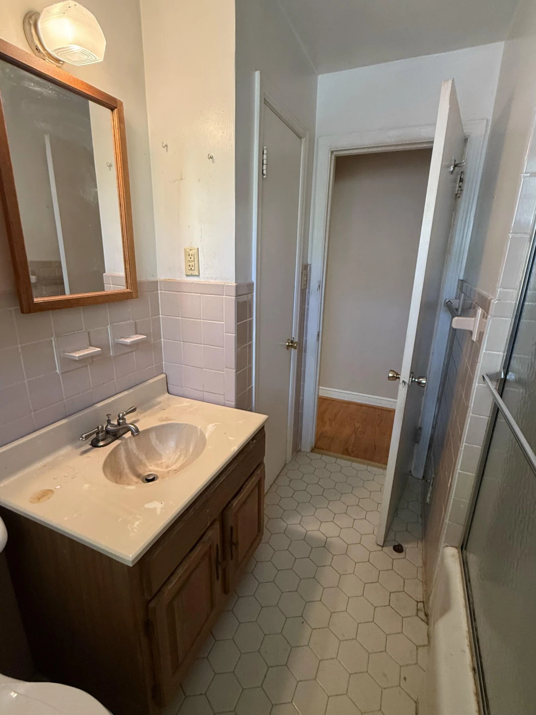 1527 Syracuse AVE NW - Photo 13