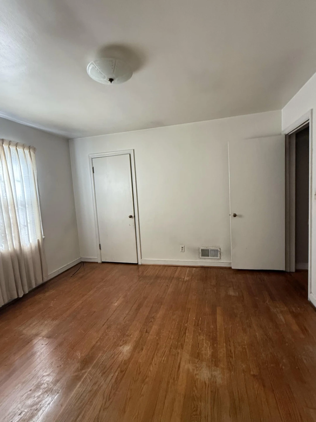1527 Syracuse AVE NW - Photo 14