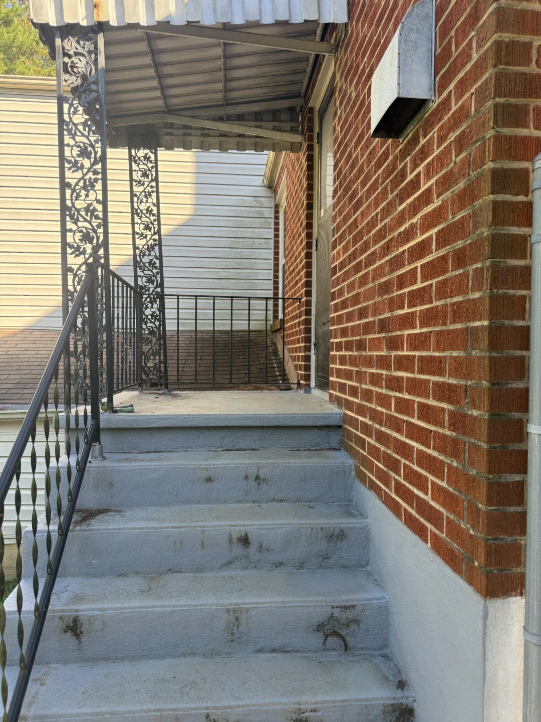 1527 Syracuse AVE NW - Photo 27
