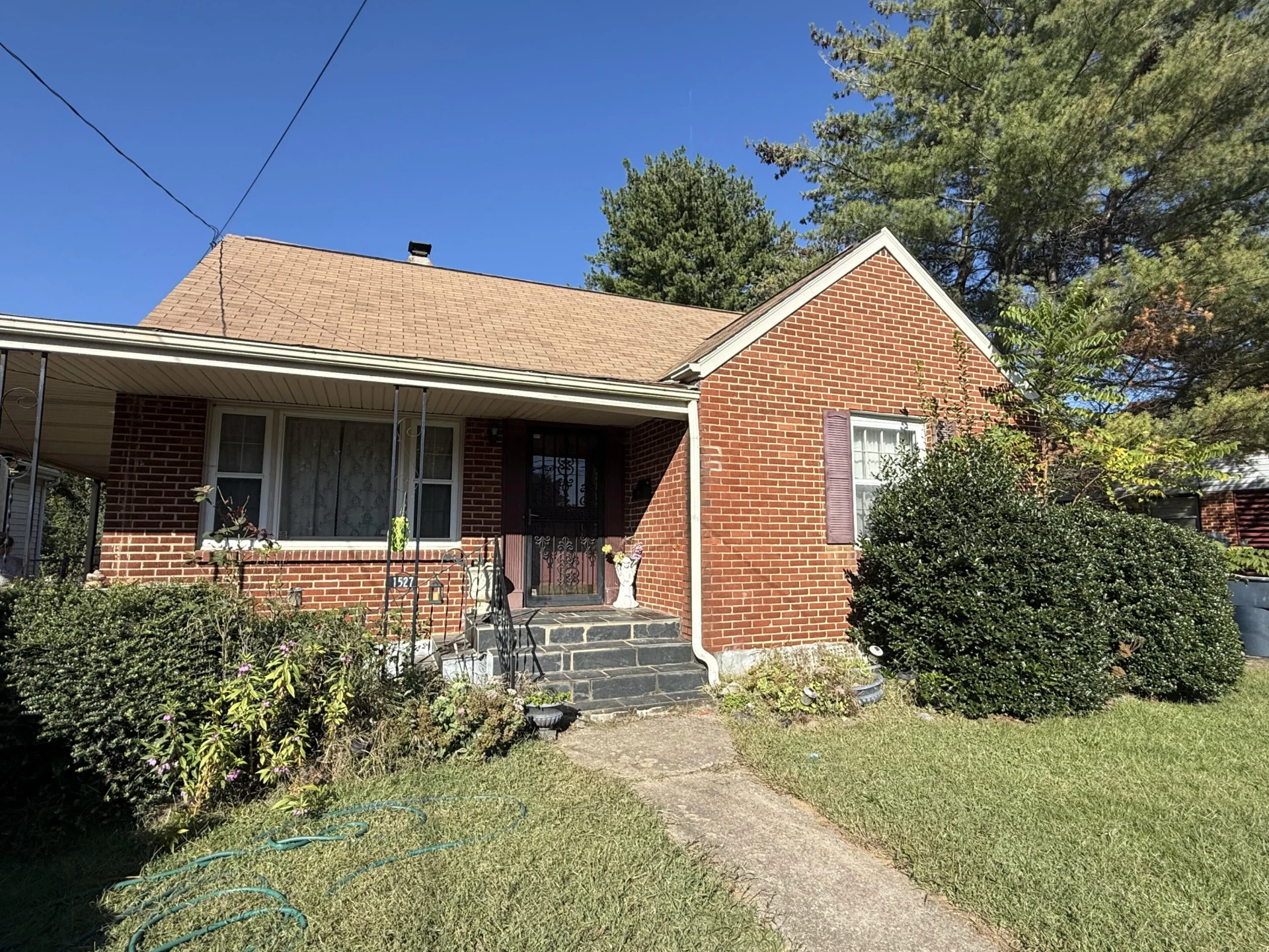 1527 Syracuse AVE NW - Photo 35