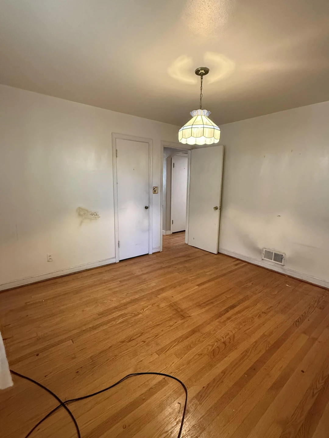 1527 Syracuse AVE NW - Photo 4