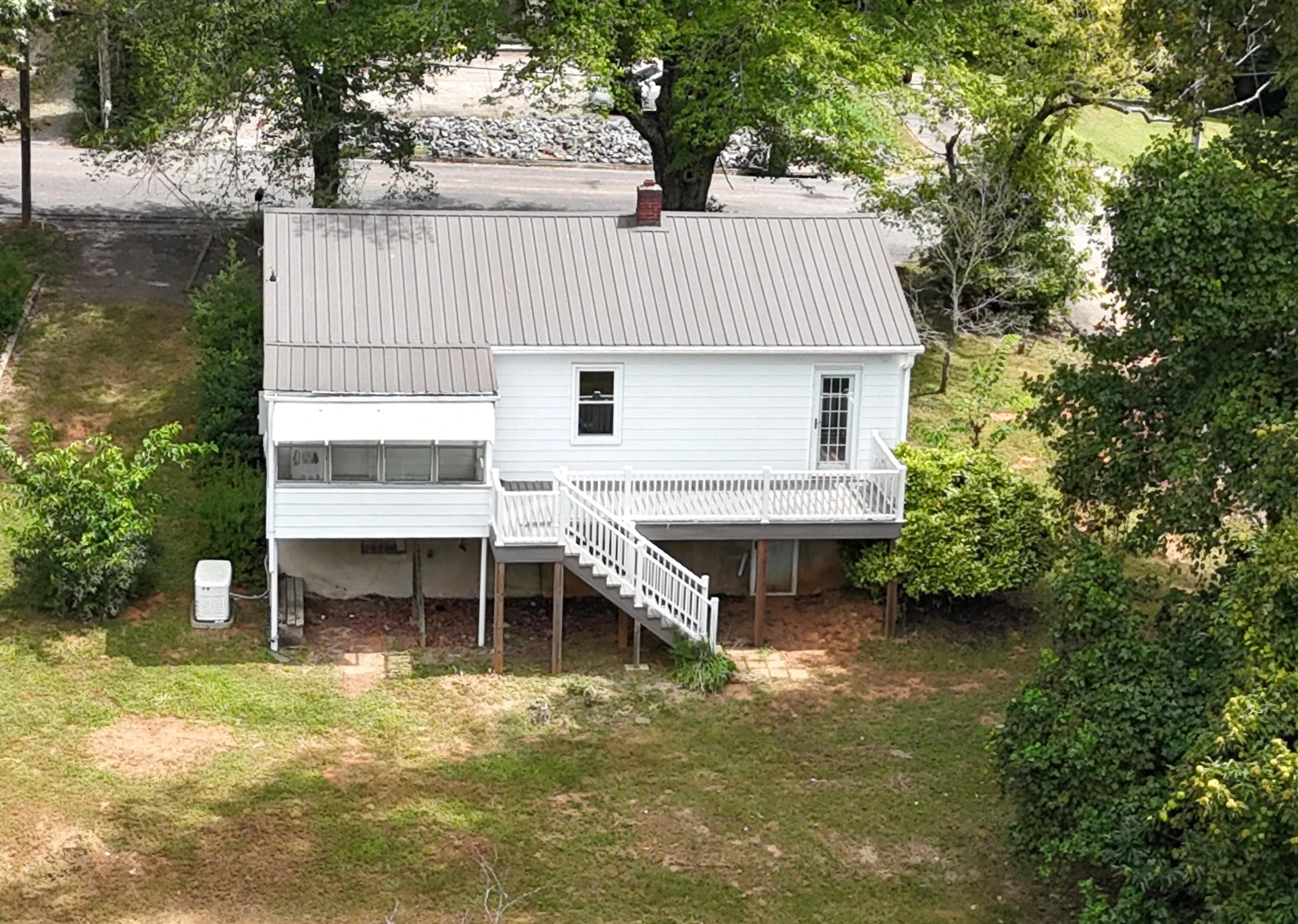1040 Owens RD - Photo 2