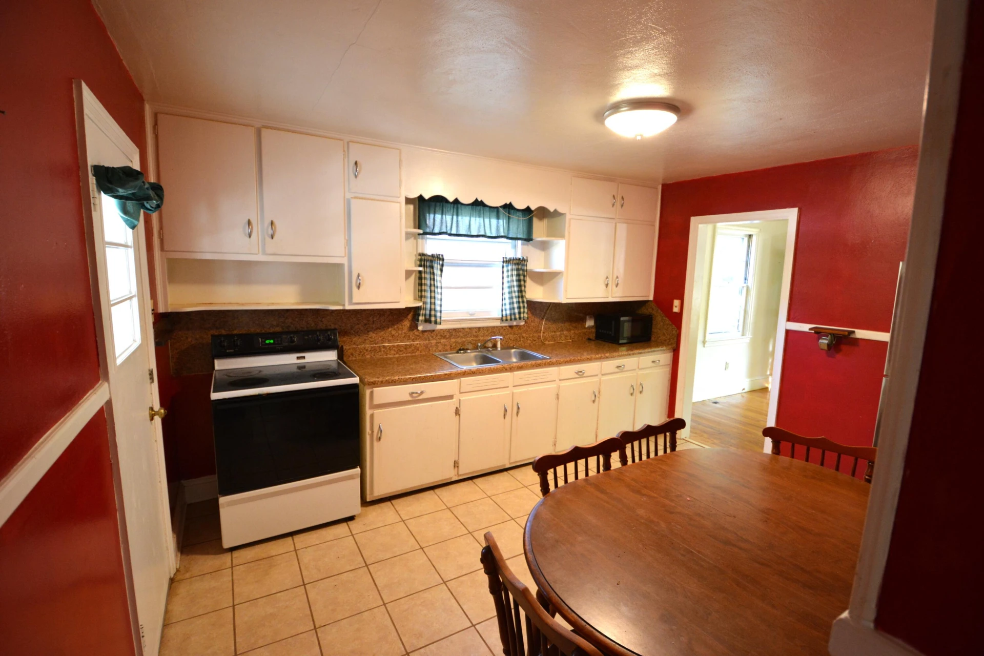 1040 Owens RD - Photo 6