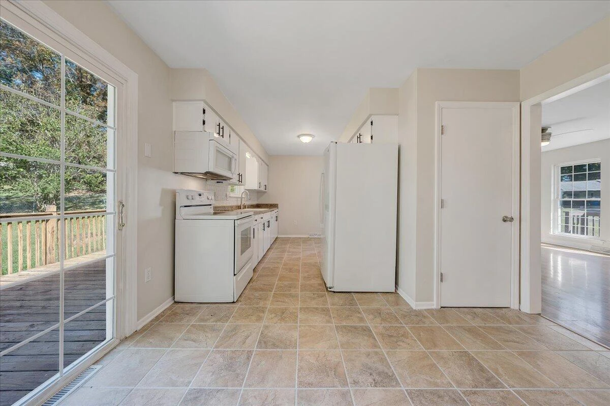 3516 Springtree CIR NE - Photo 16