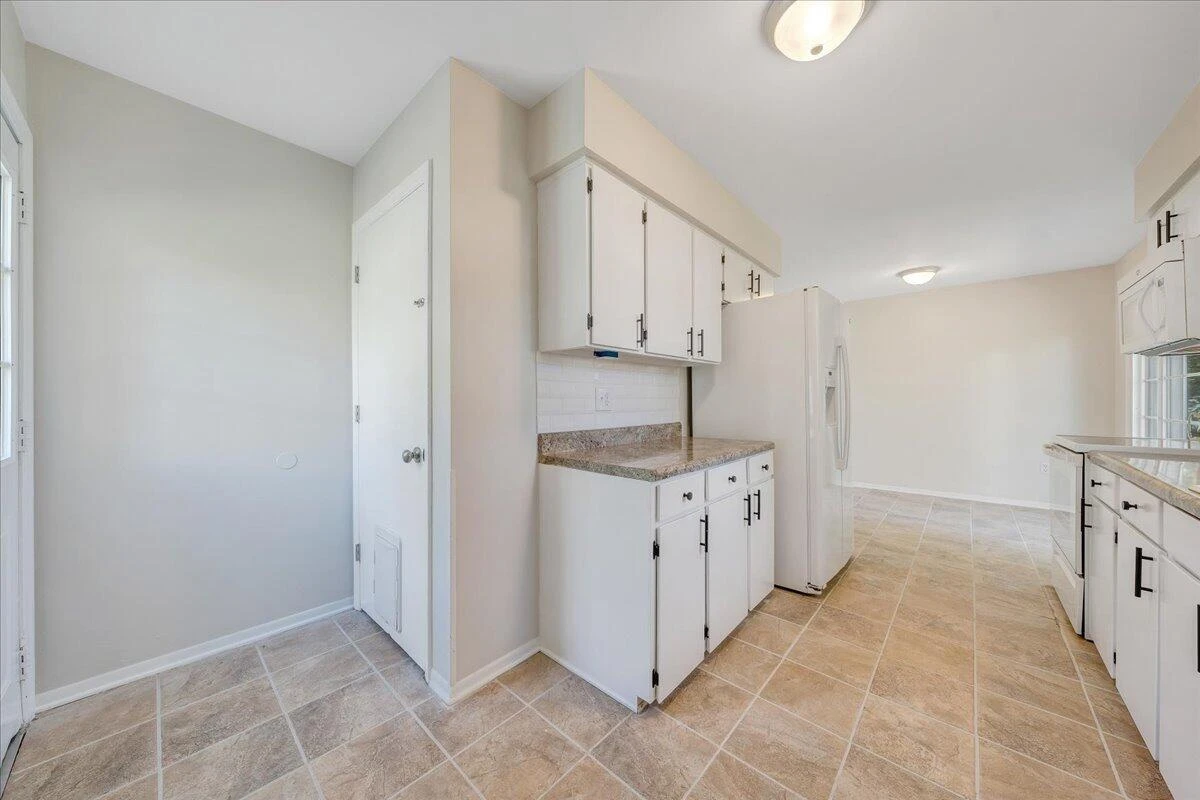 3516 Springtree CIR NE - Photo 20
