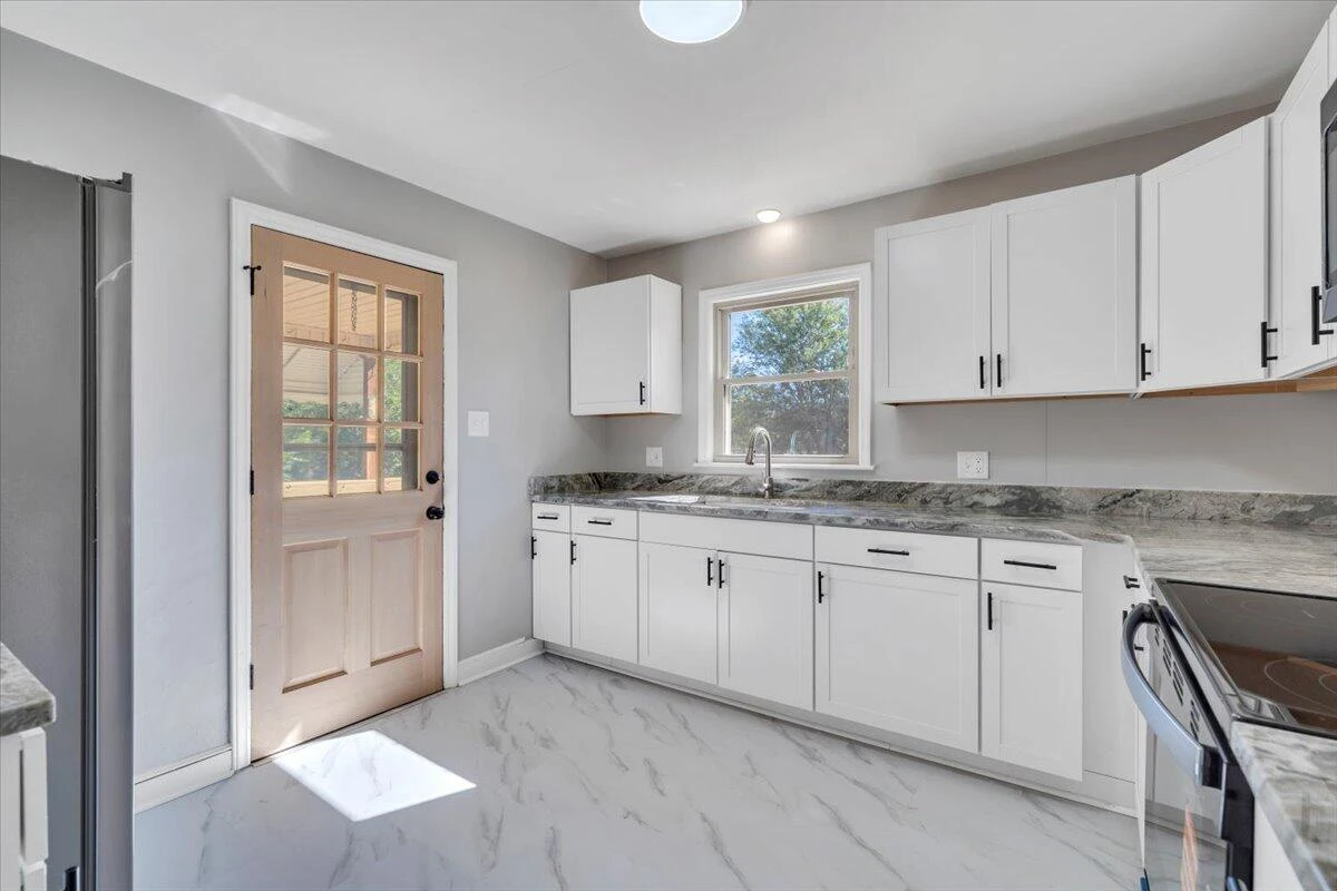 210 Post RD - Photo 11