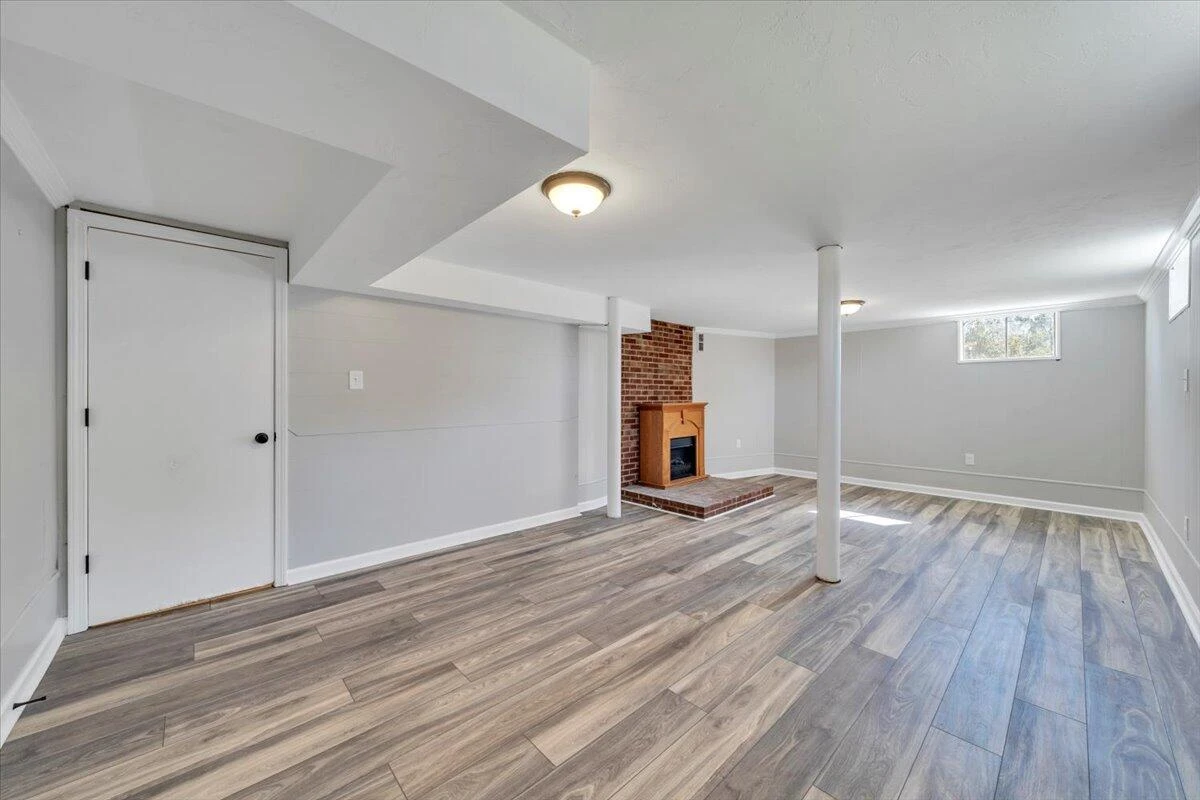 210 Post RD - Photo 23