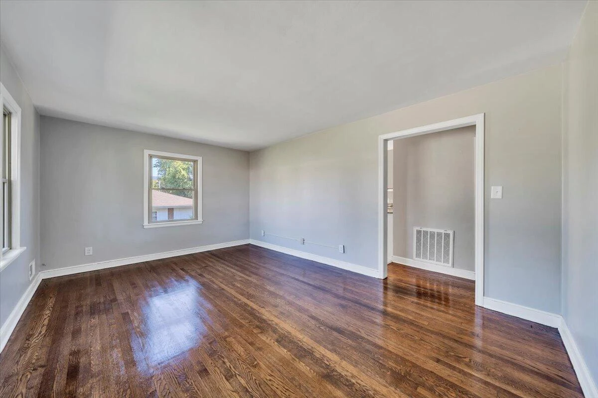 210 Post RD - Photo 3