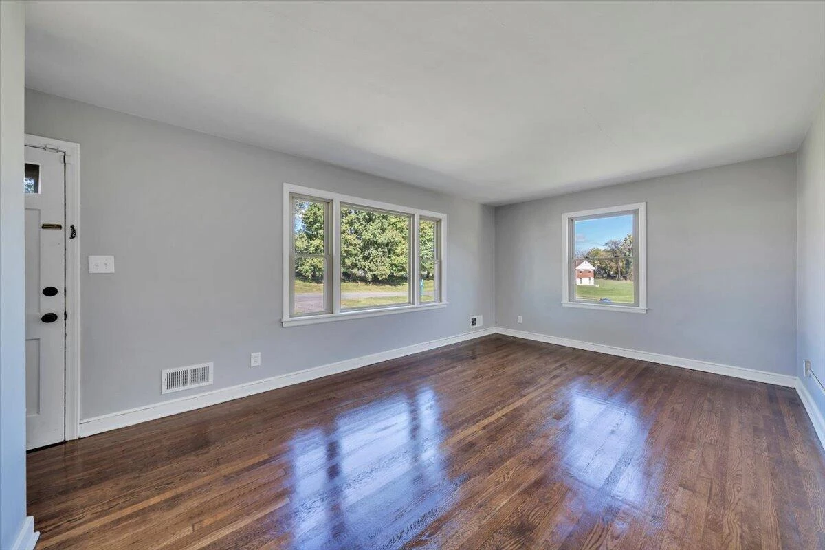210 Post RD - Photo 5