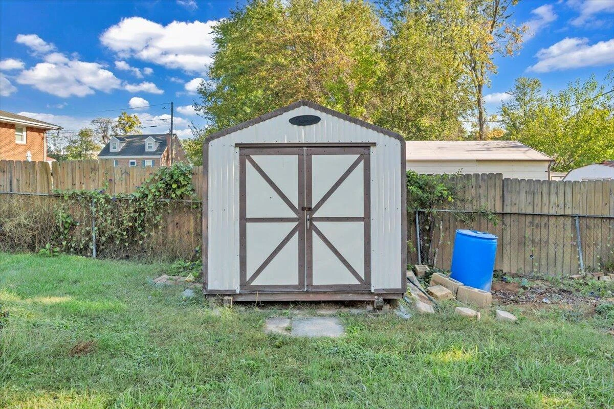 210 Post RD - Photo 51
