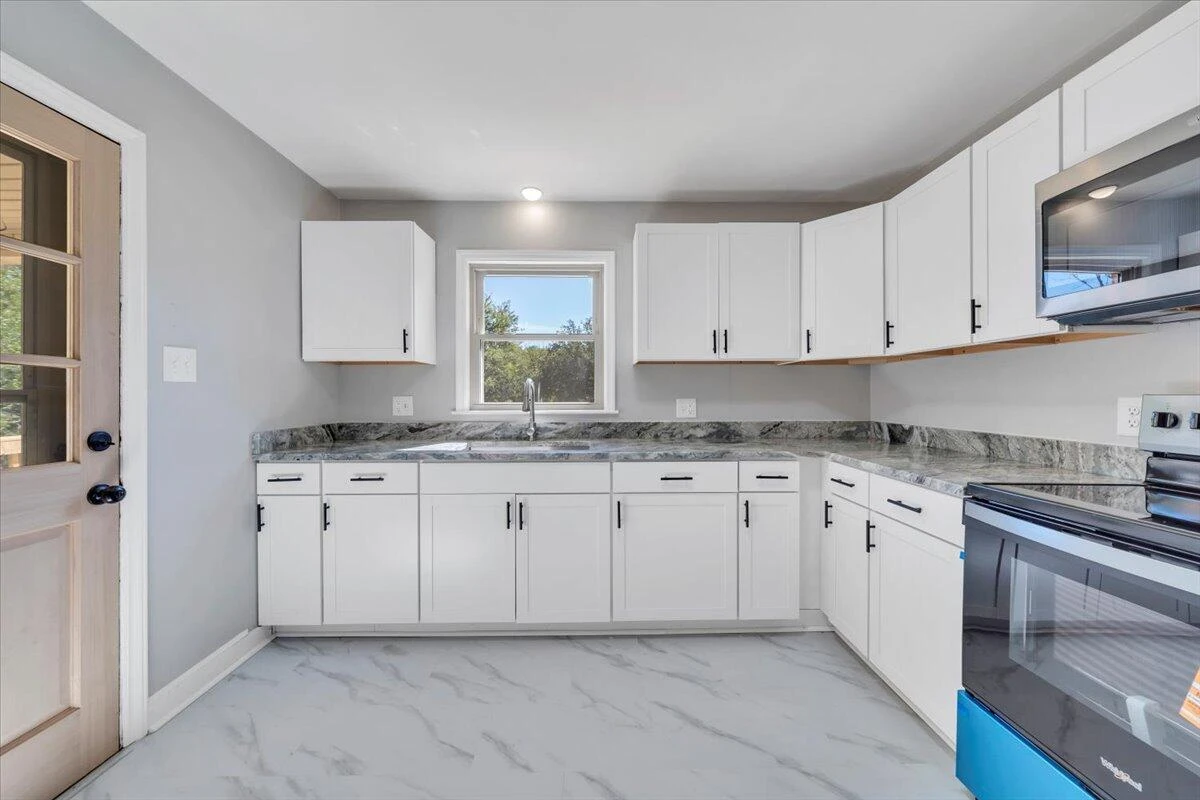 210 Post RD - Photo 8