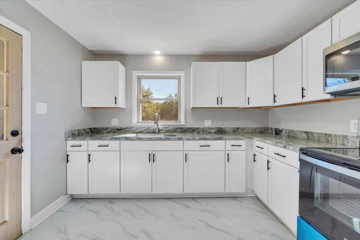 210 Post RD - Photo 9