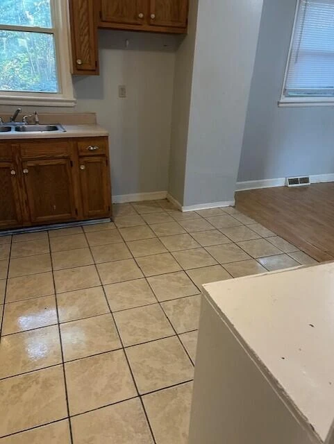 1215 Tazewell AVE SE - Photo 2