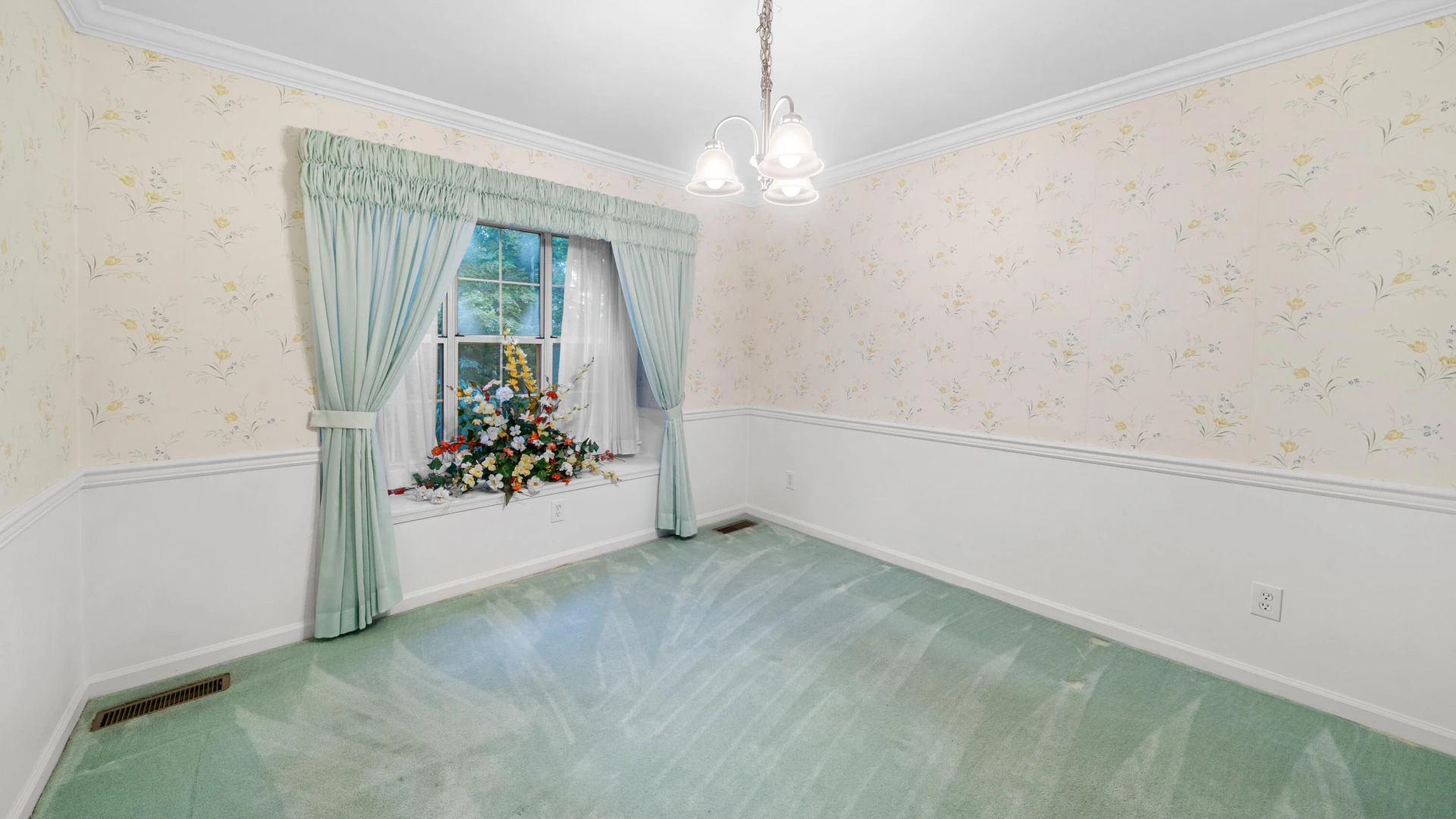 4397 Summerset DR - Photo 3