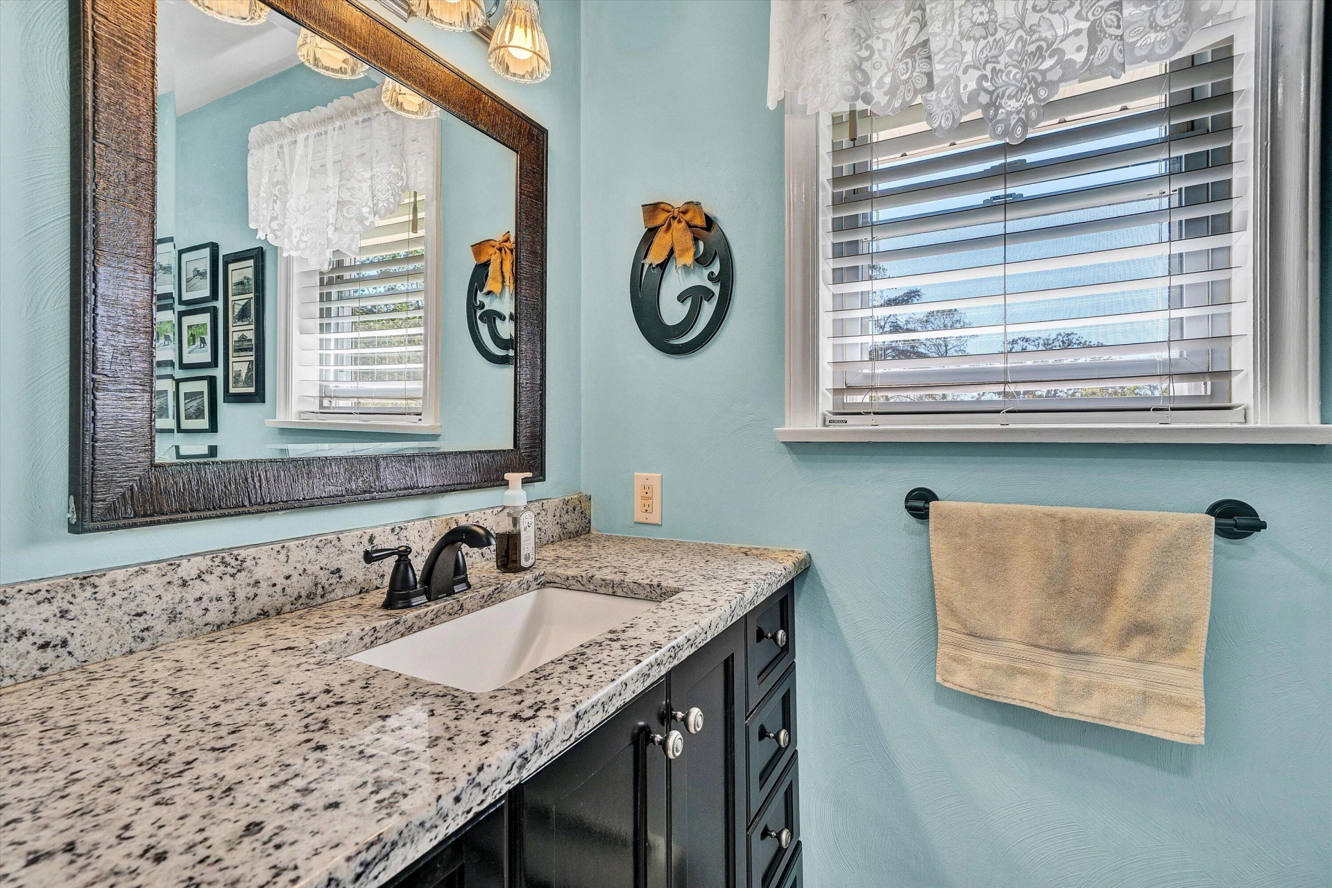 11713 Hardy RD - Photo 16