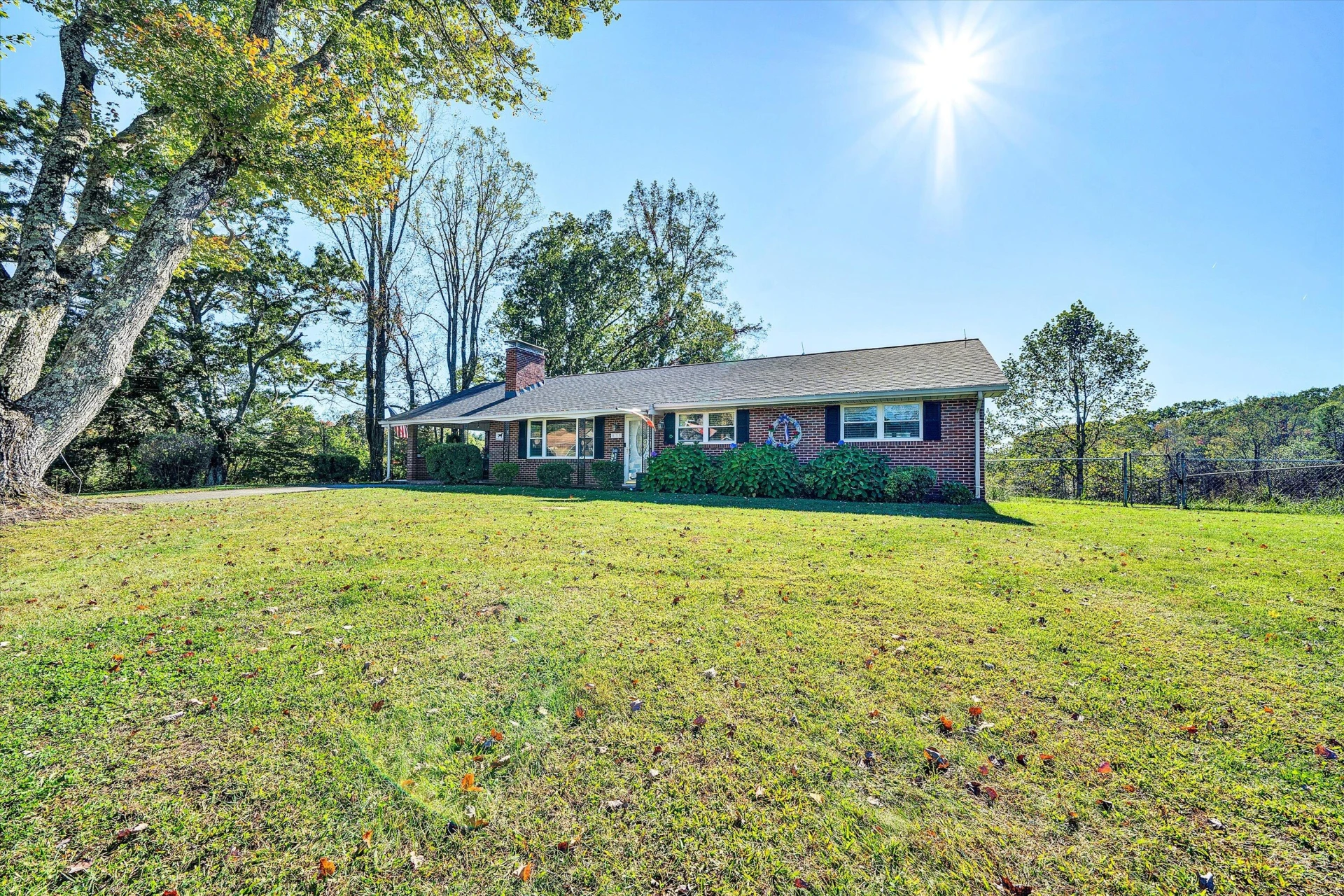 11713 Hardy RD - Photo 2