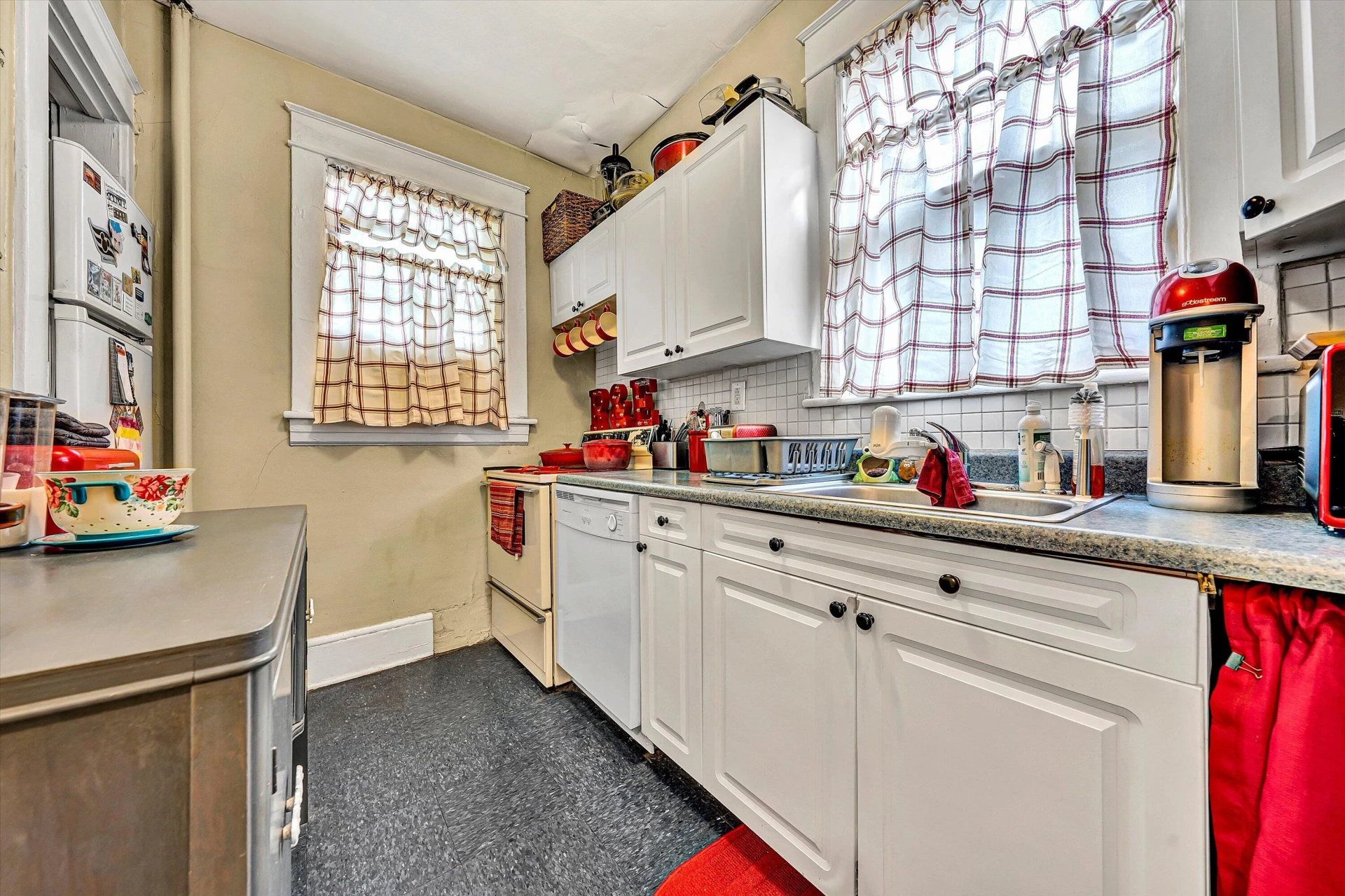 379 Walnut AVE SW - Photo 39