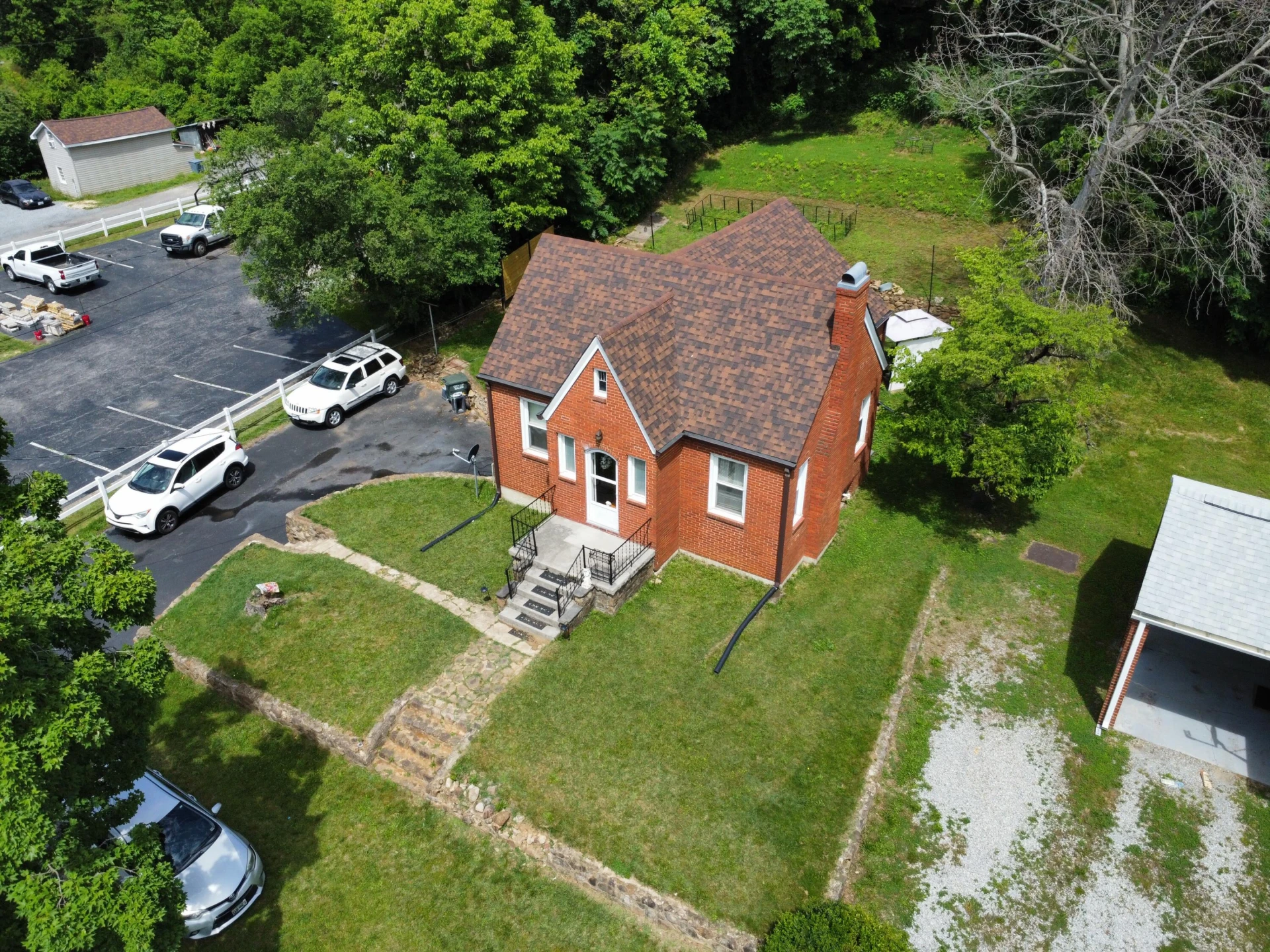 2221 W Main ST
