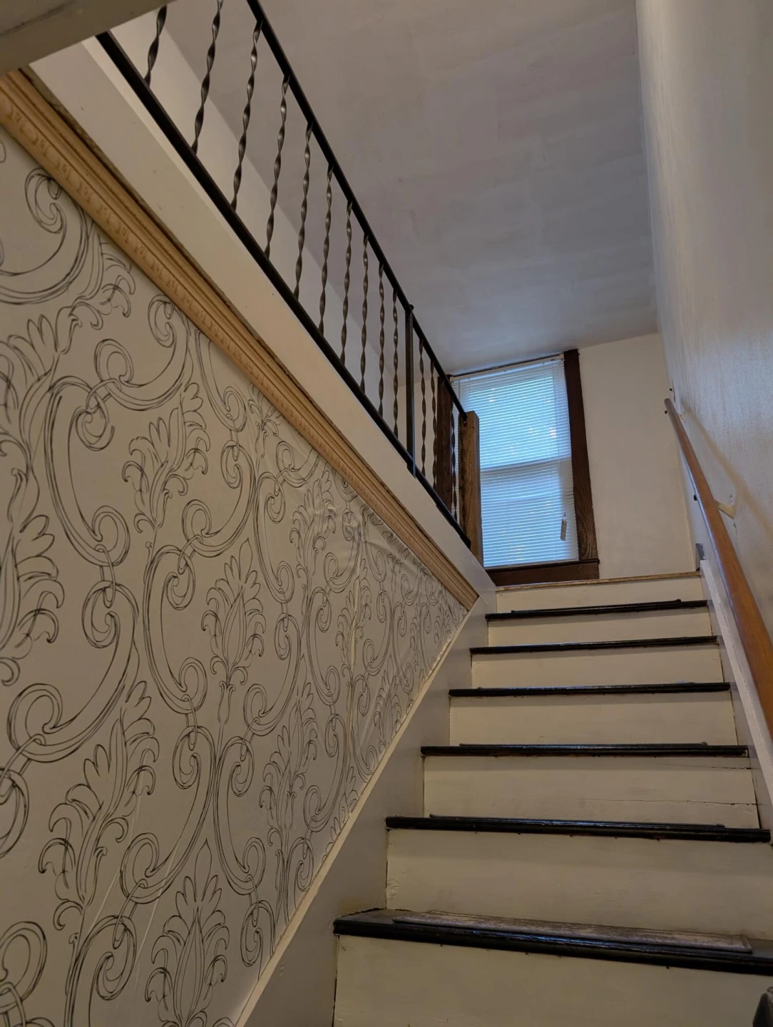 2221 W Main ST - Photo 11