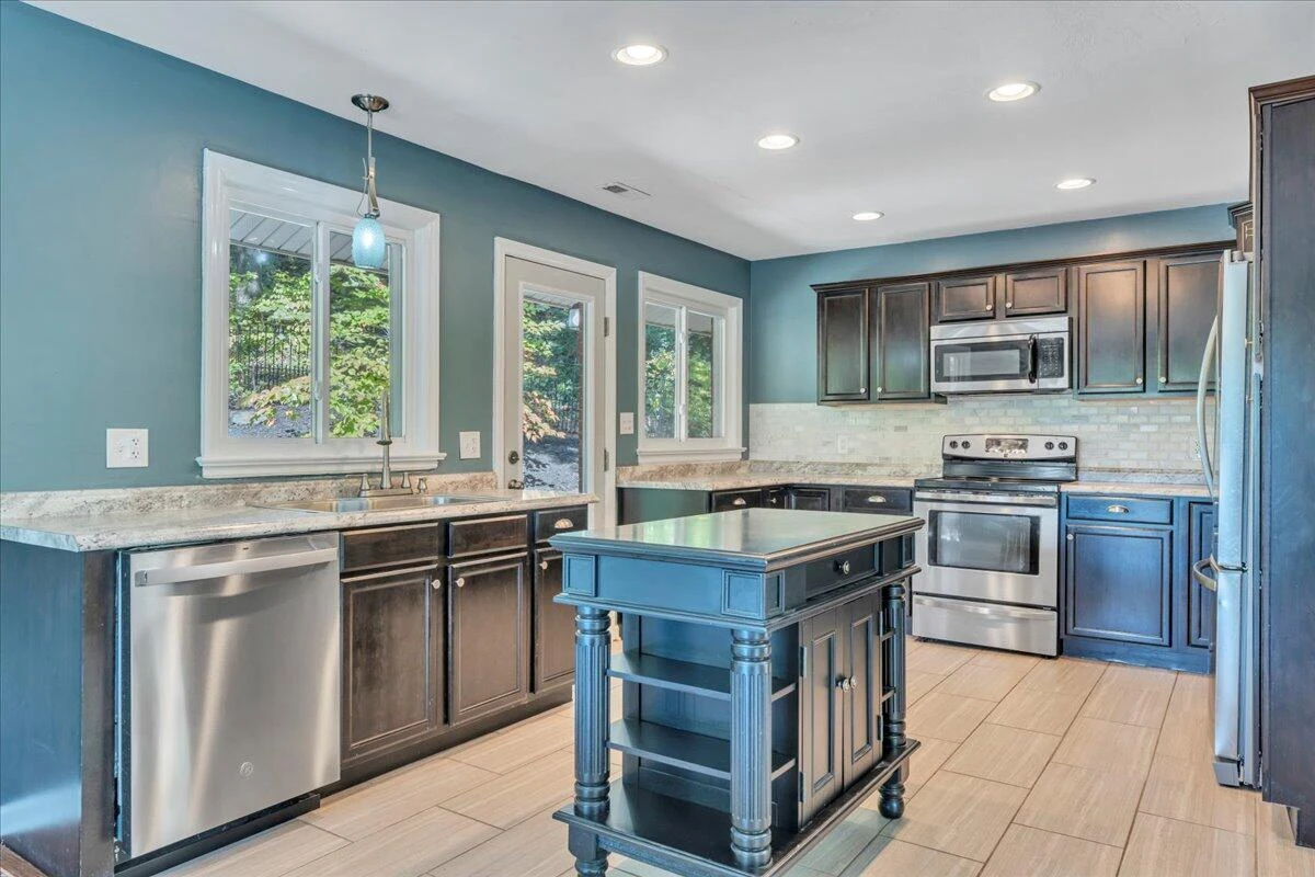 2801 Edgewood ST SW - Photo 17