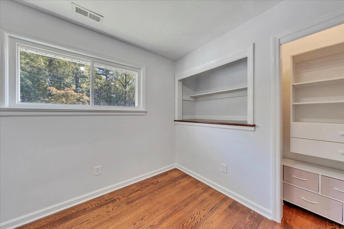 2801 Edgewood ST SW - Photo 24