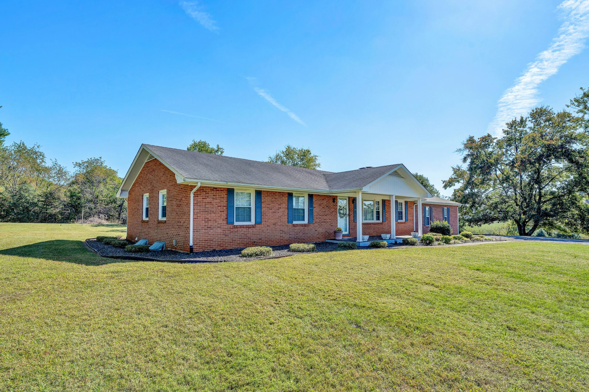 250 Taylors RD - Photo 2