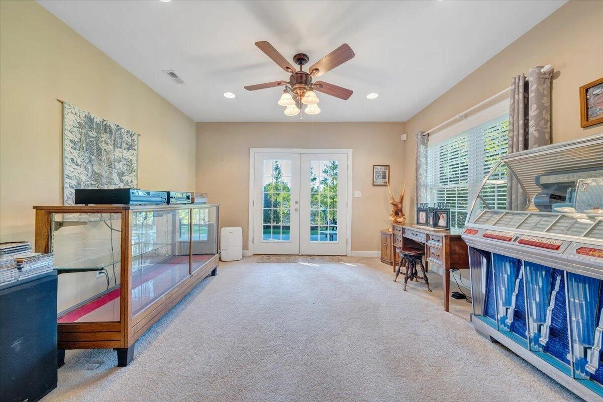 52 Pondview CT - Photo 3