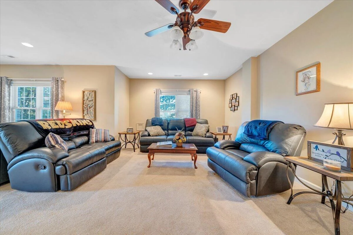 52 Pondview CT - Photo 4