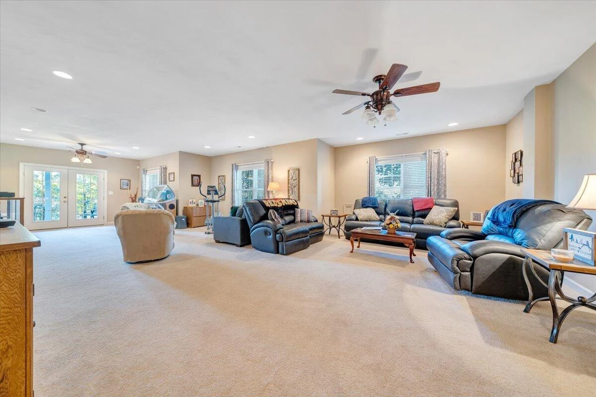 52 Pondview CT - Photo 5