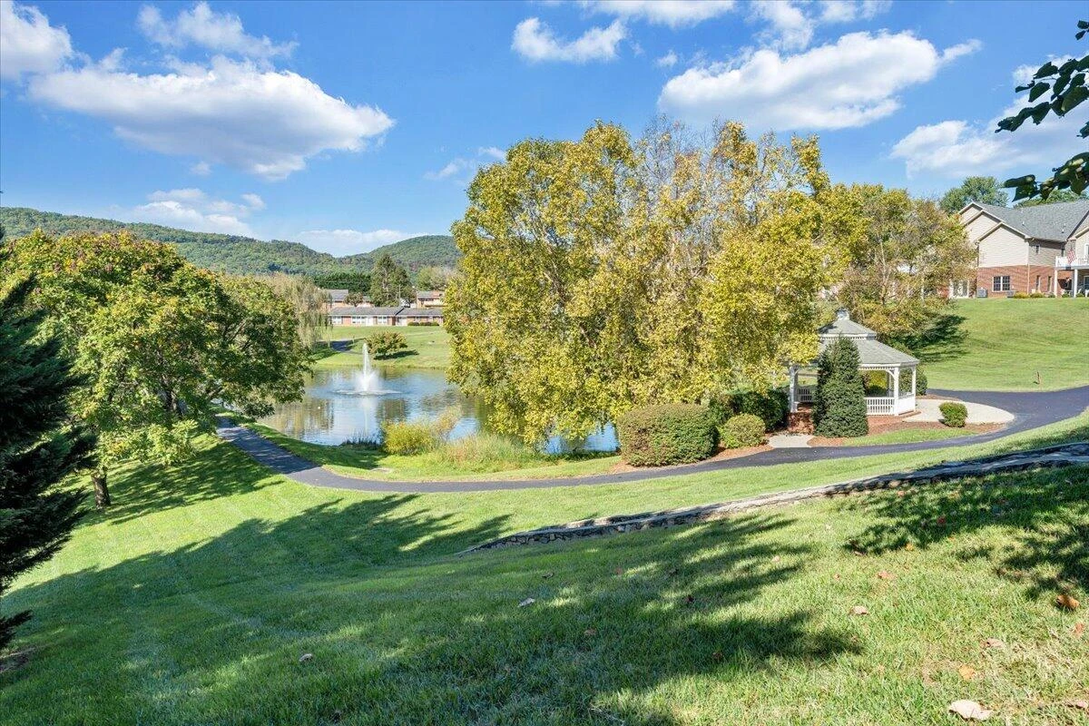 52 Pondview CT - Photo 50