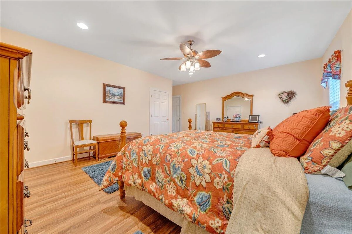52 Pondview CT - Photo 8