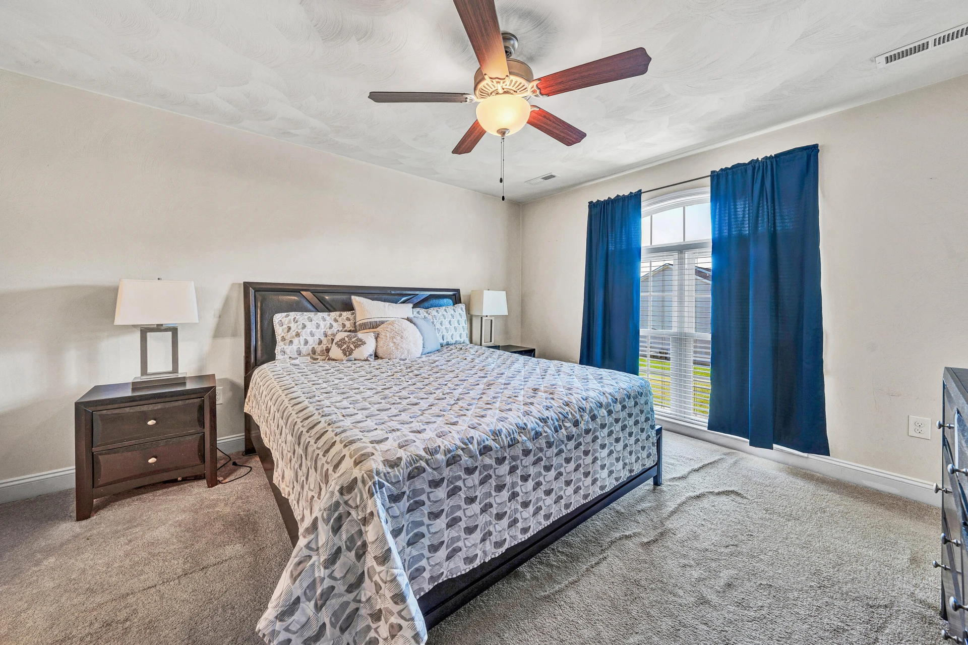 867 Walhalla CT - Photo 15