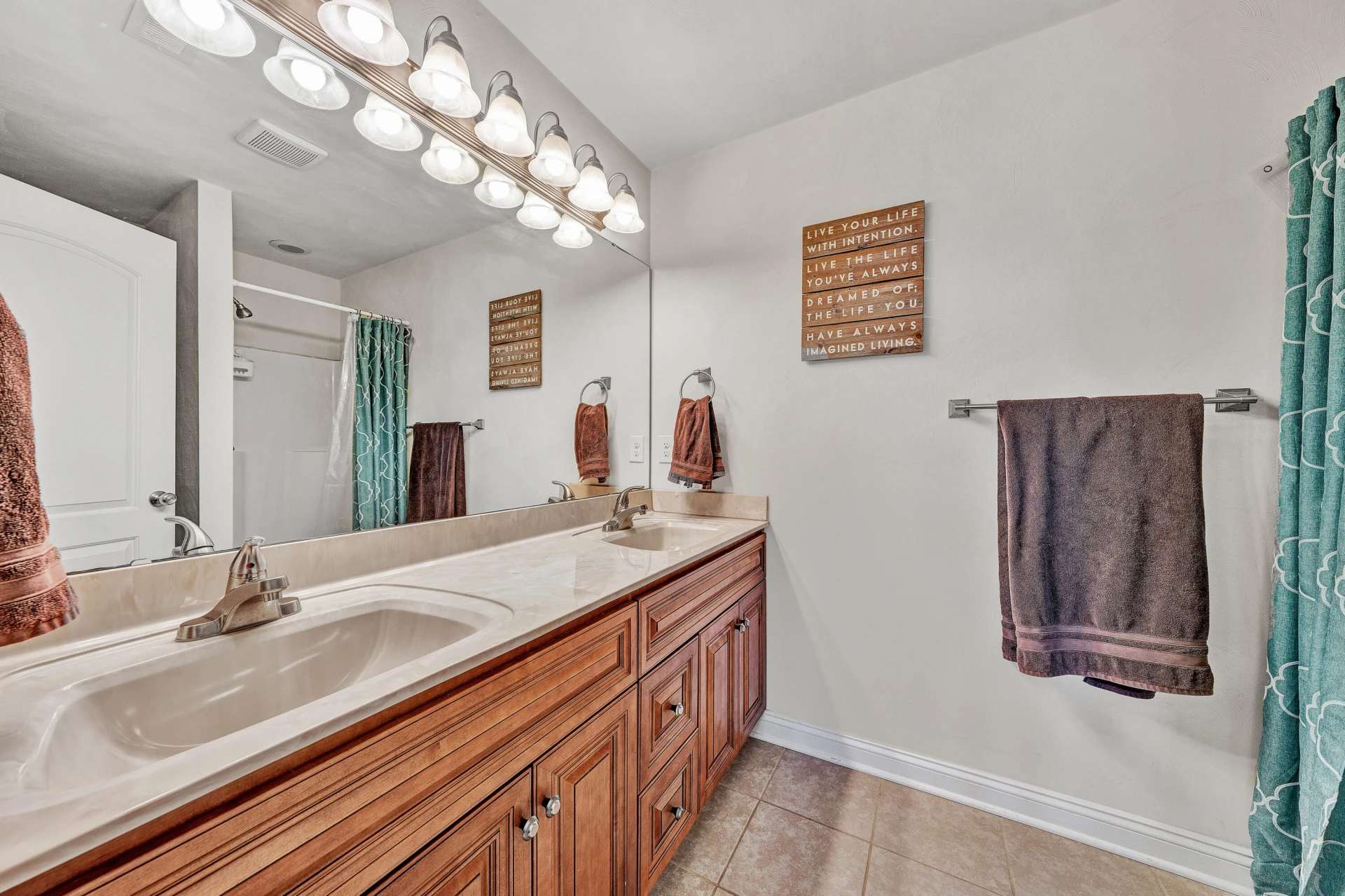 867 Walhalla CT - Photo 18