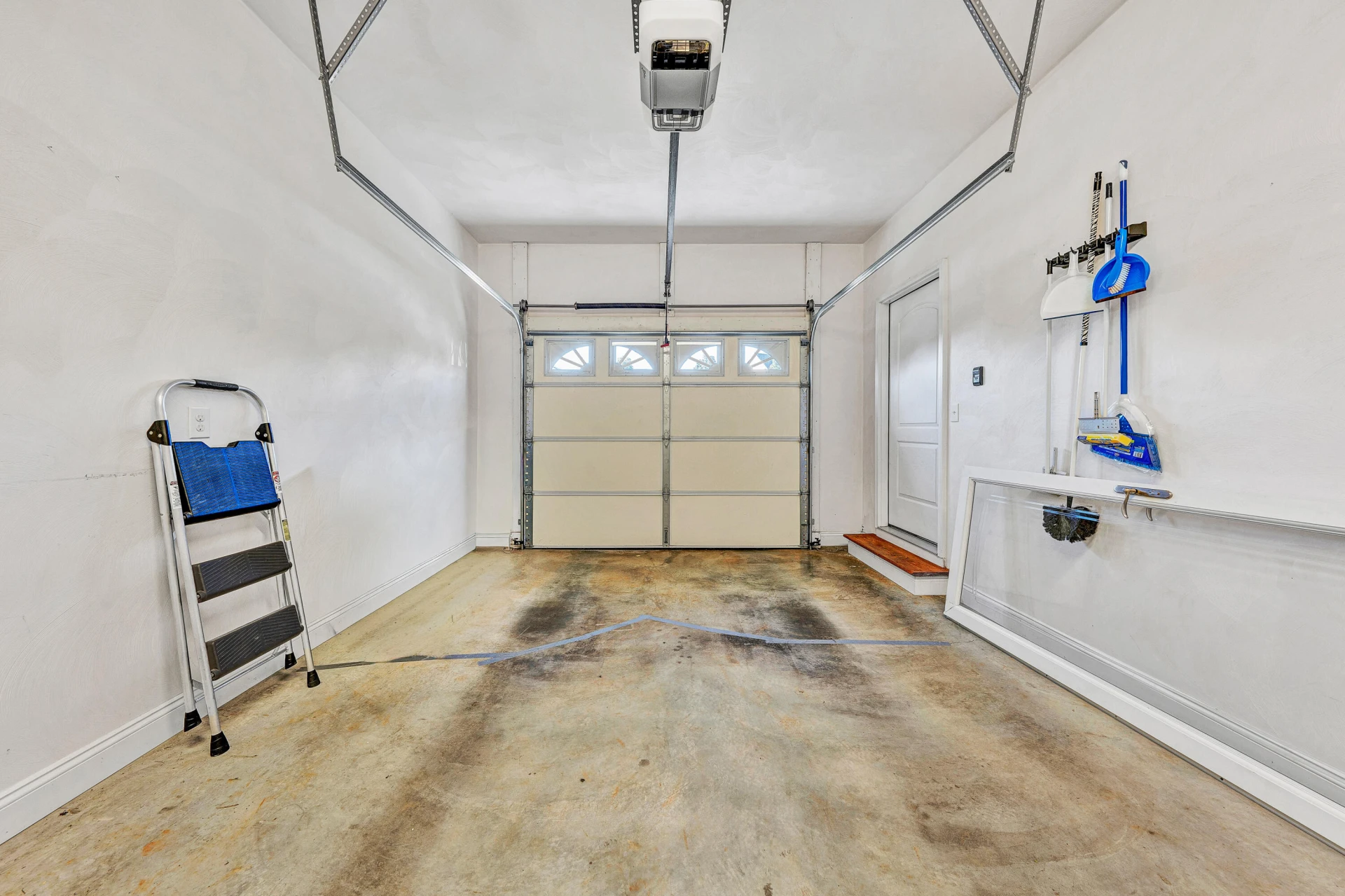 867 Walhalla CT - Photo 26