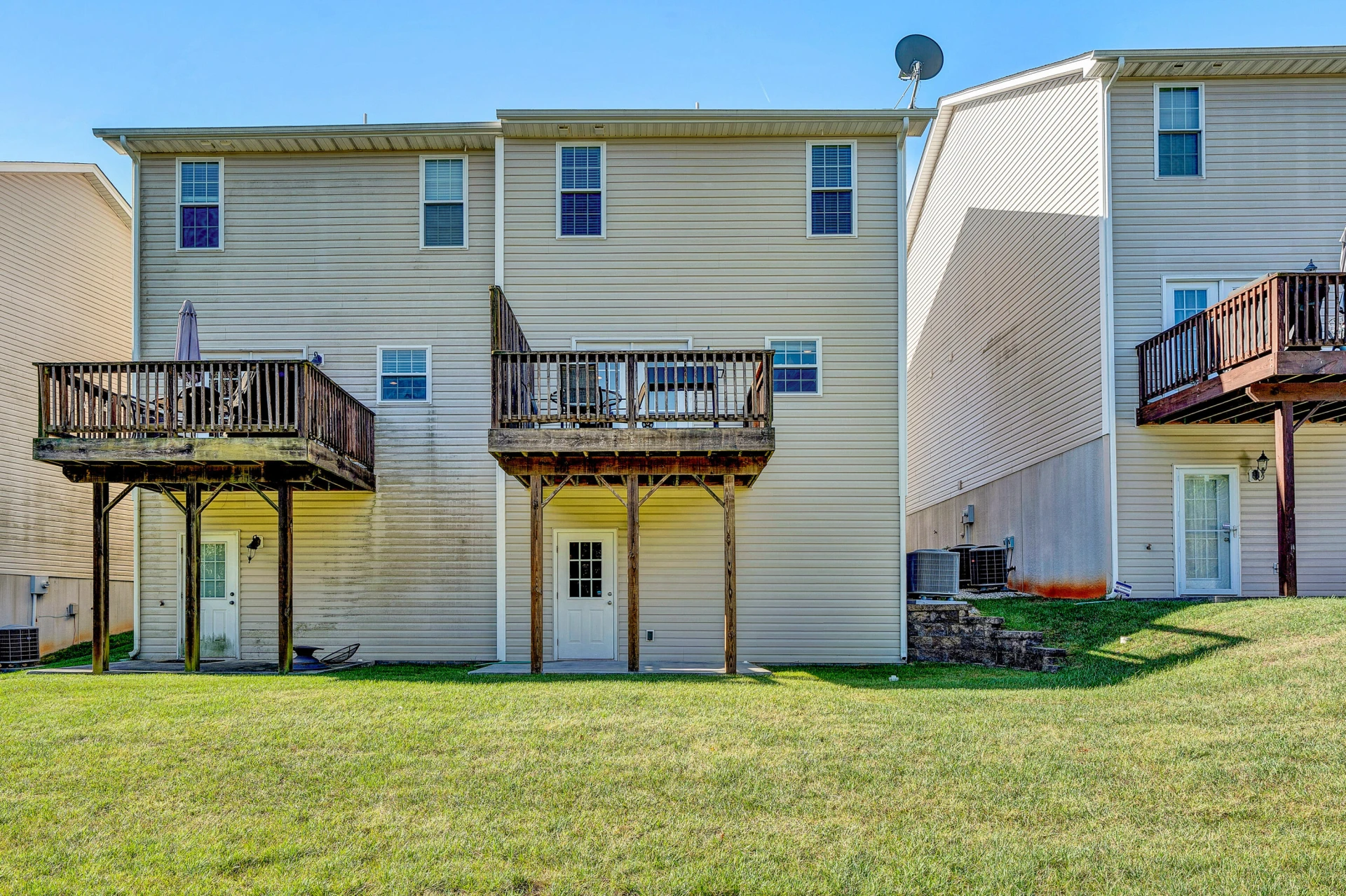 867 Walhalla CT - Photo 30