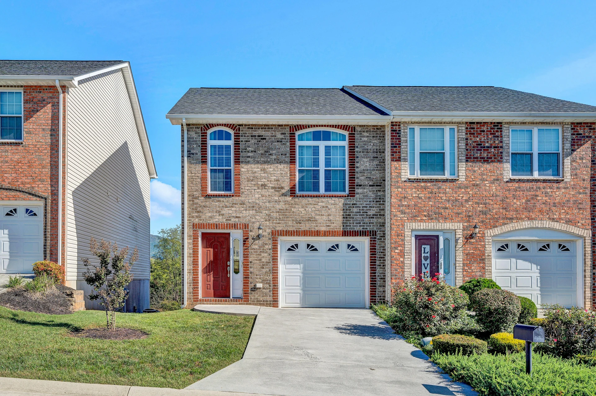 867 Walhalla CT - Photo 32