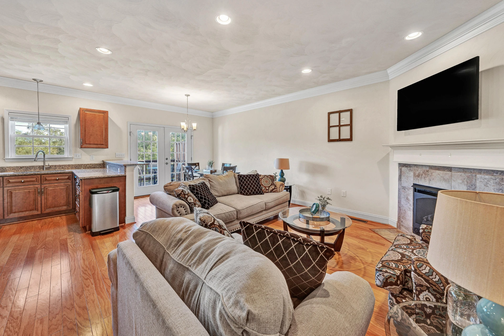 867 Walhalla CT - Photo 4