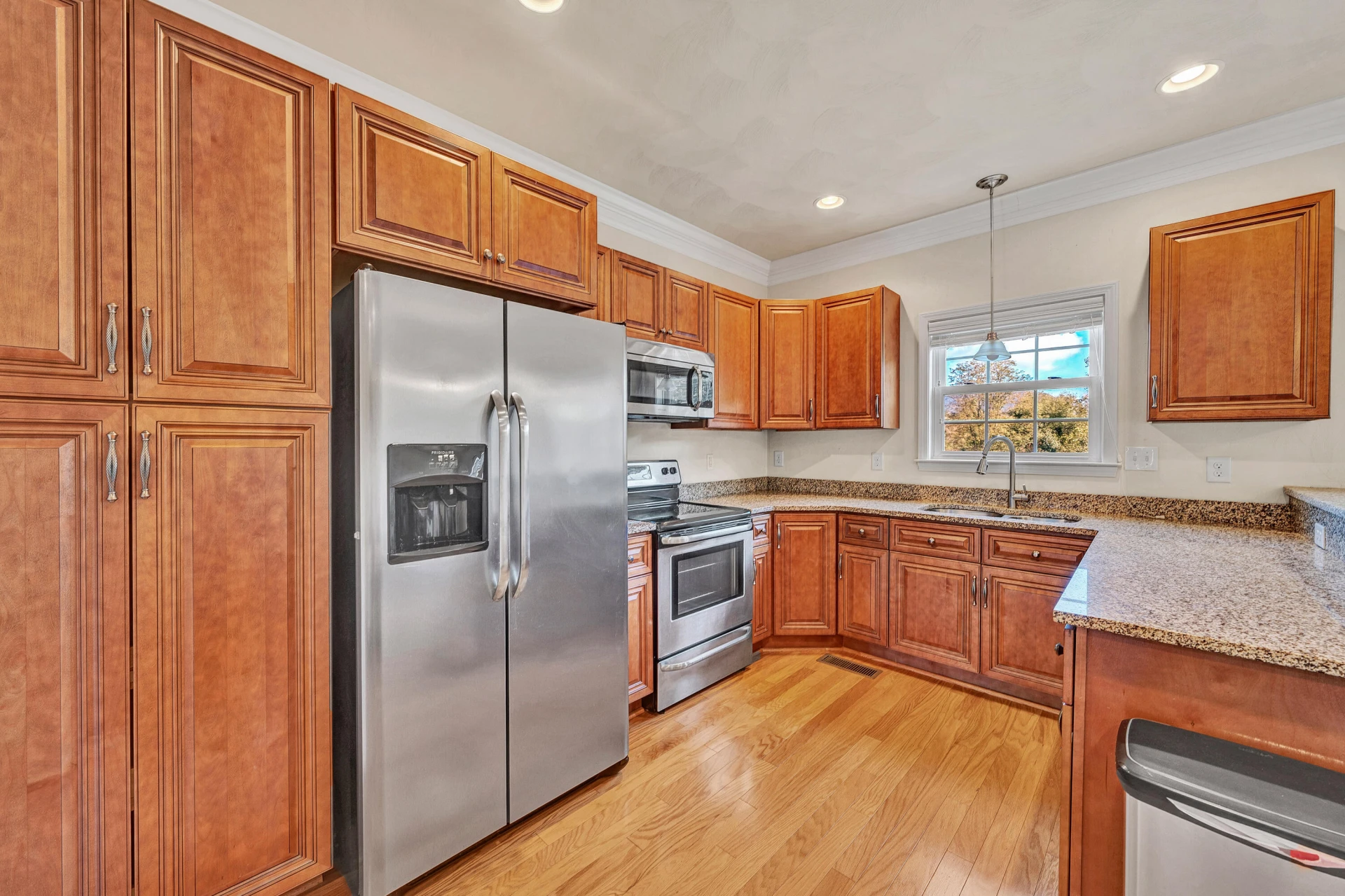 867 Walhalla CT - Photo 7