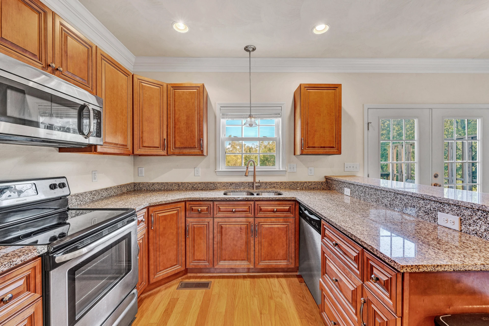 867 Walhalla CT - Photo 8
