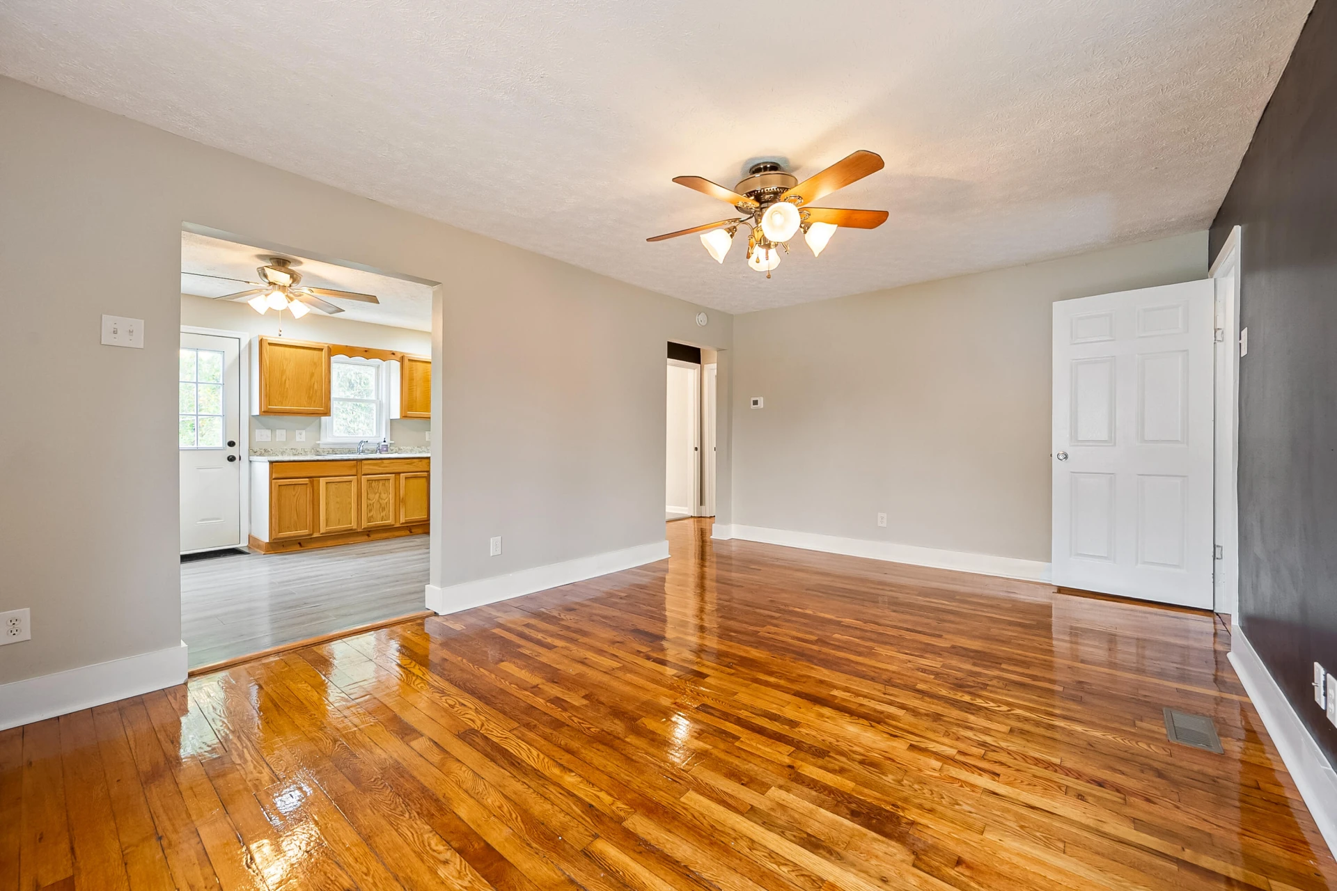 306 Lester ST - Photo 10