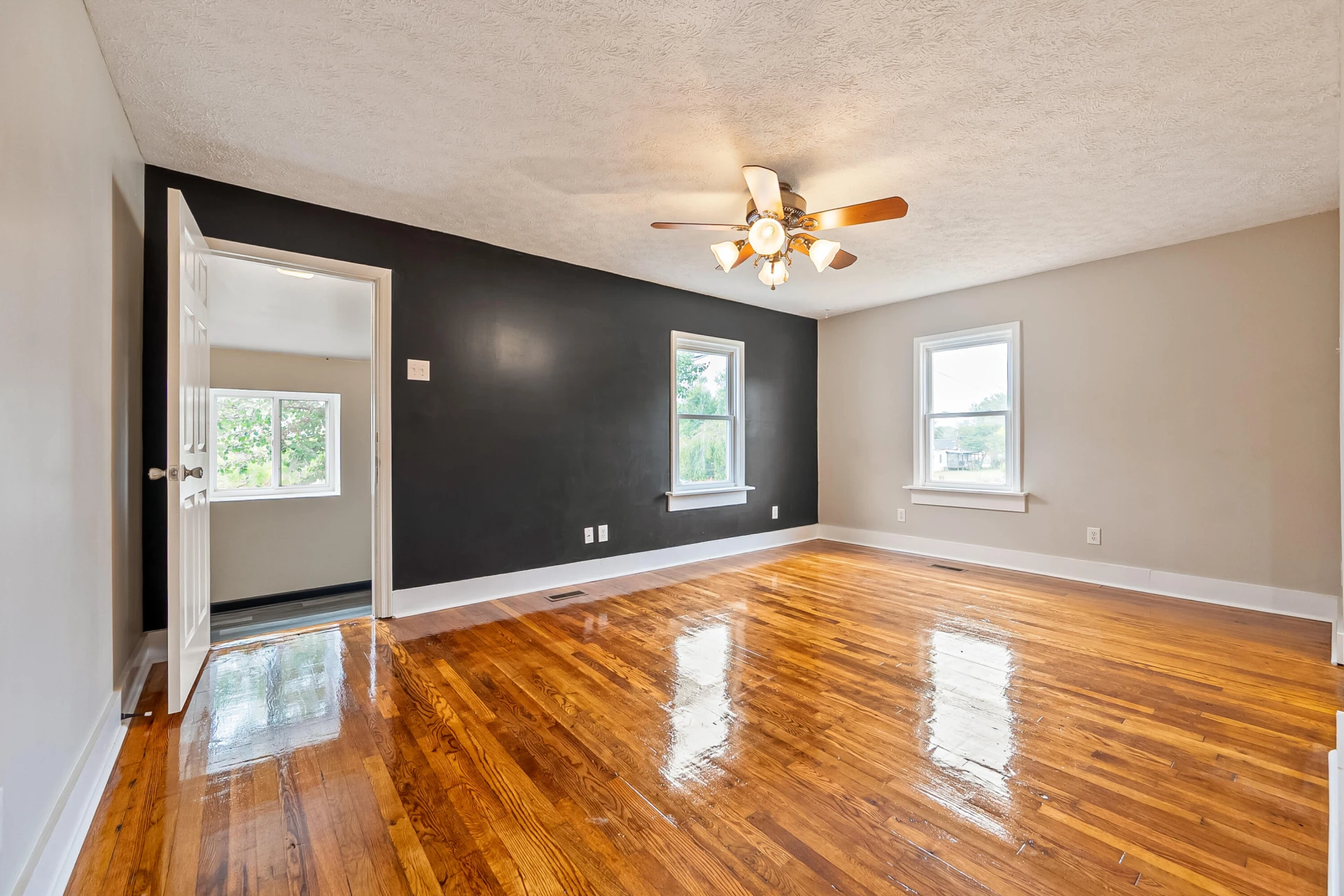 306 Lester ST - Photo 12