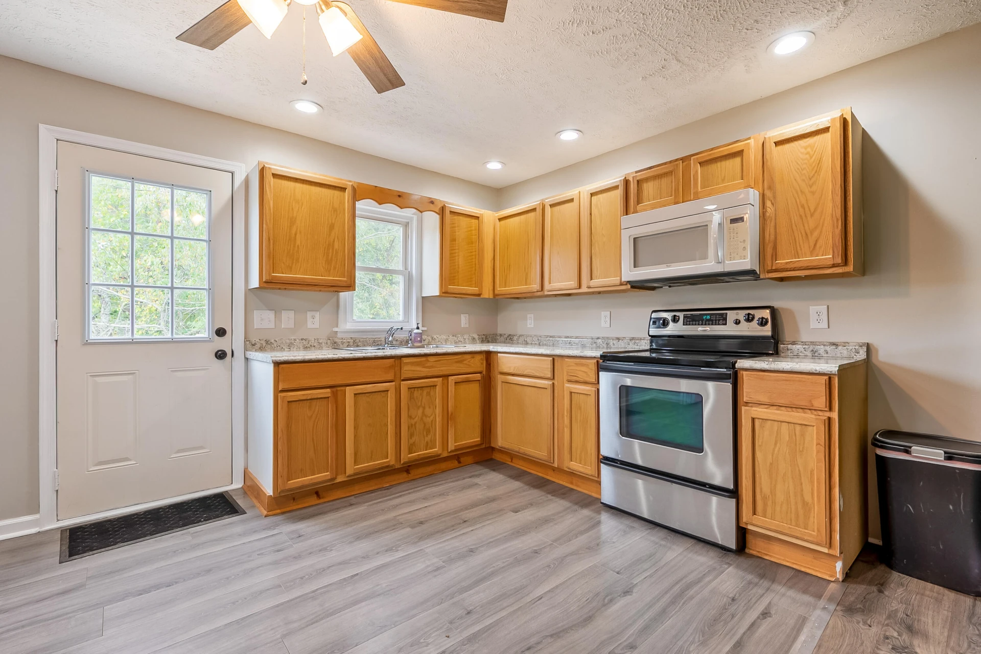 306 Lester ST - Photo 13