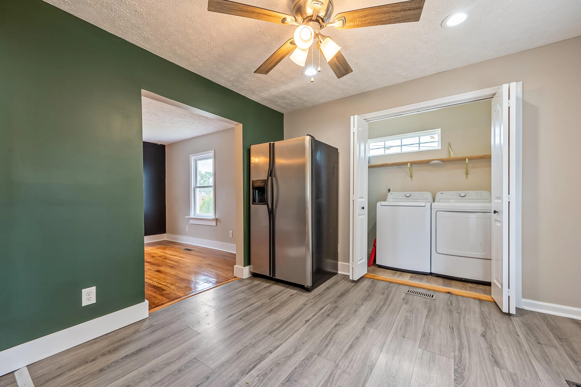 306 Lester ST - Photo 18